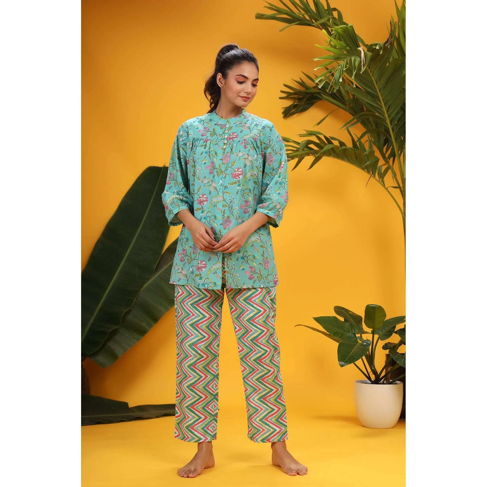 Floral Jaal On Blue Loungewear