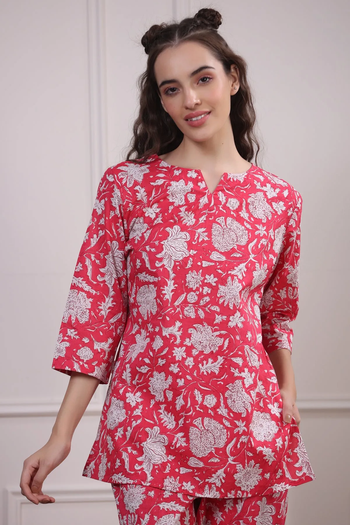 Floral Jaal On Pink Loungewear