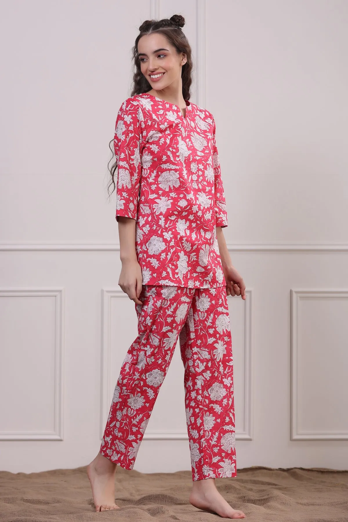 Floral Jaal On Pink Loungewear