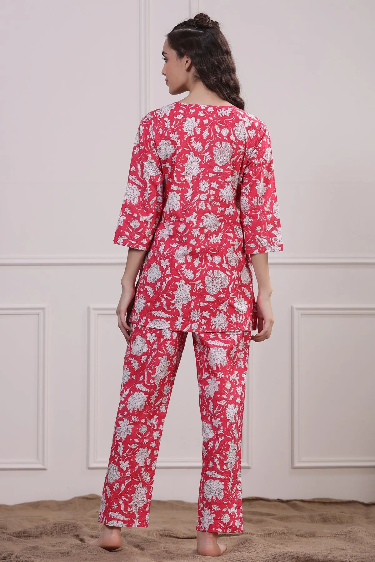 Floral Jaal On Pink Loungewear