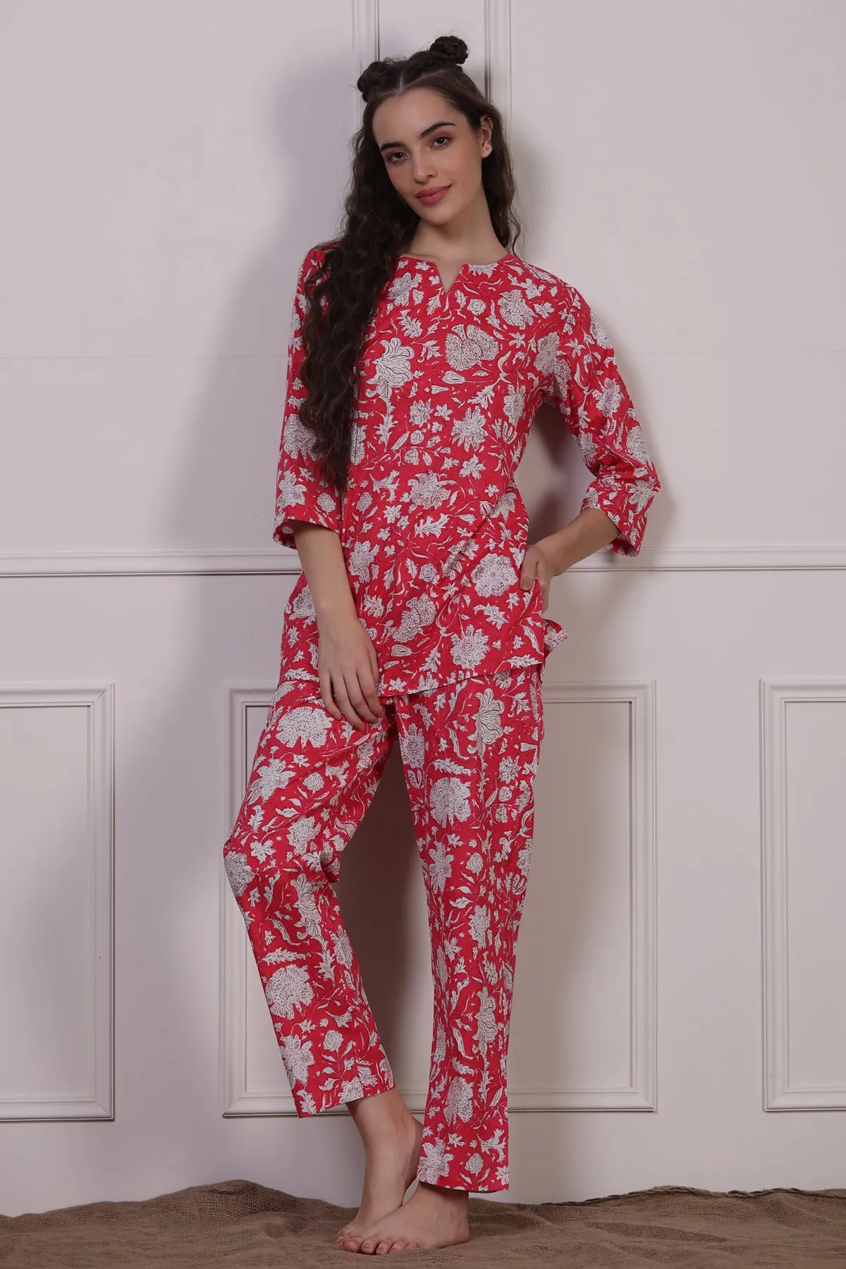 Floral Jaal On Pink Loungewear