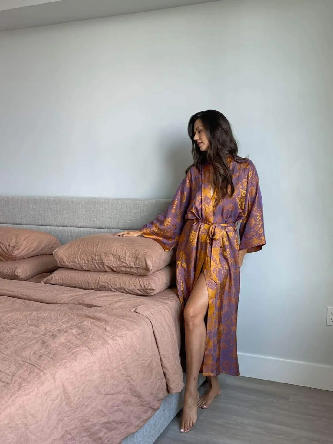 Elegant Oriental Jacquard Kimono Robe