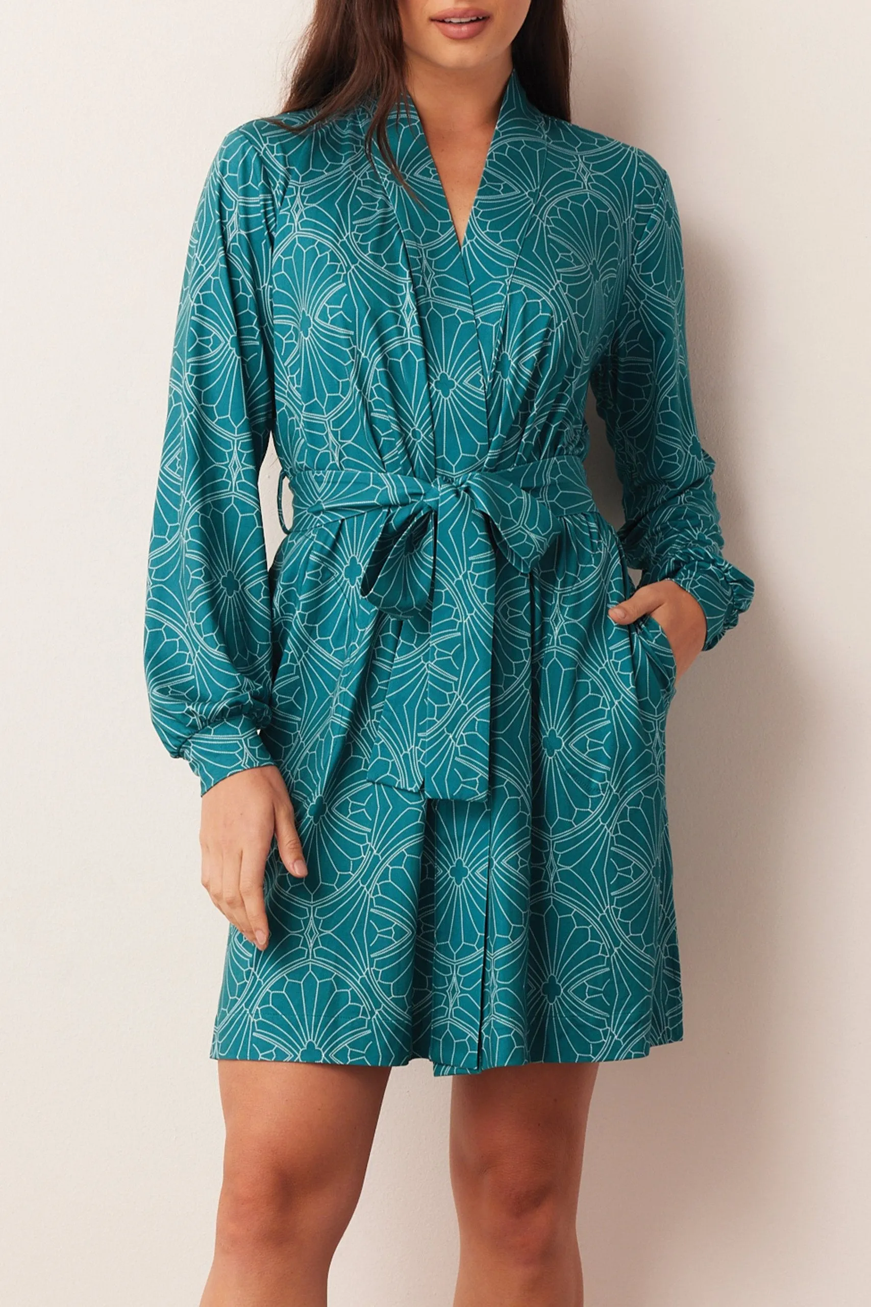 Quinn Banded Short Robe | Chateau